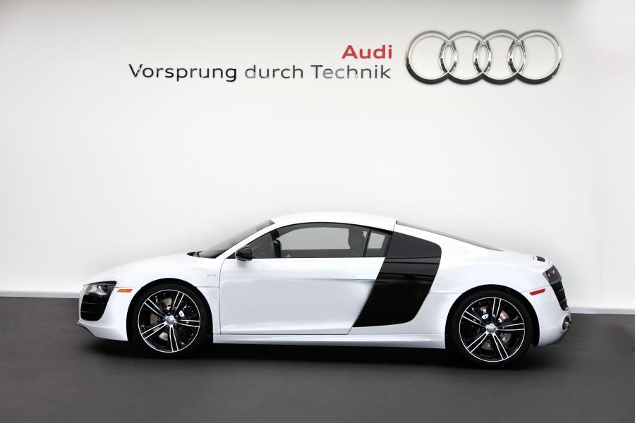  Audi R8 Exclusive Selection Edition 2012 года  (NA) (фото 14 из 18)